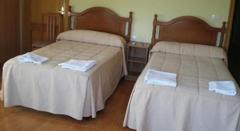Hostal Catro Ventos - Image 1