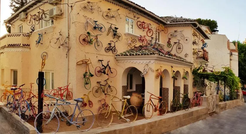 La Casa De Las Bicicletas - Image 1