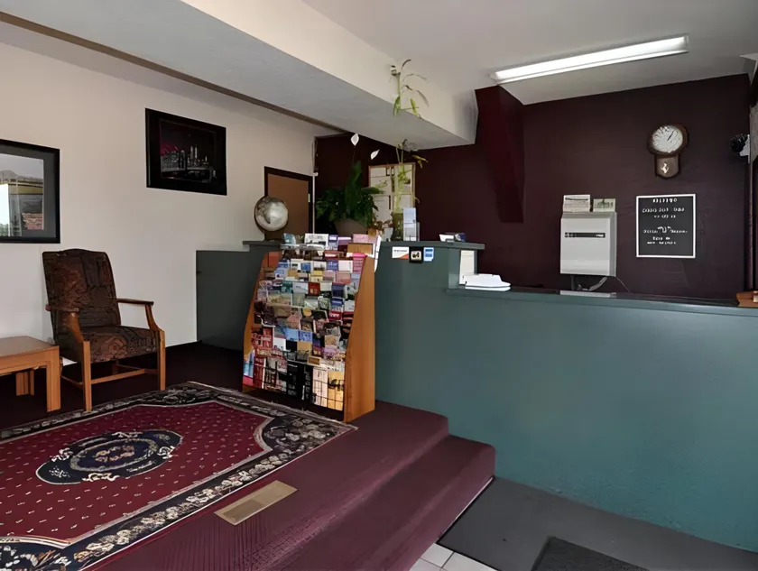 Economy Inn Ardmore - Image 1