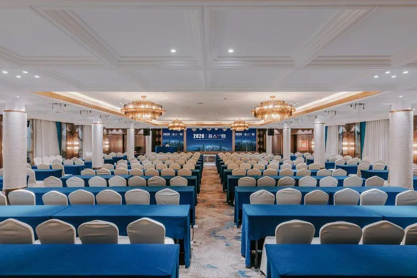 Tu-Ha Petroleum Hotel - Image 1