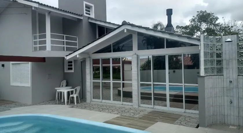 Casa com piscina - Image 1