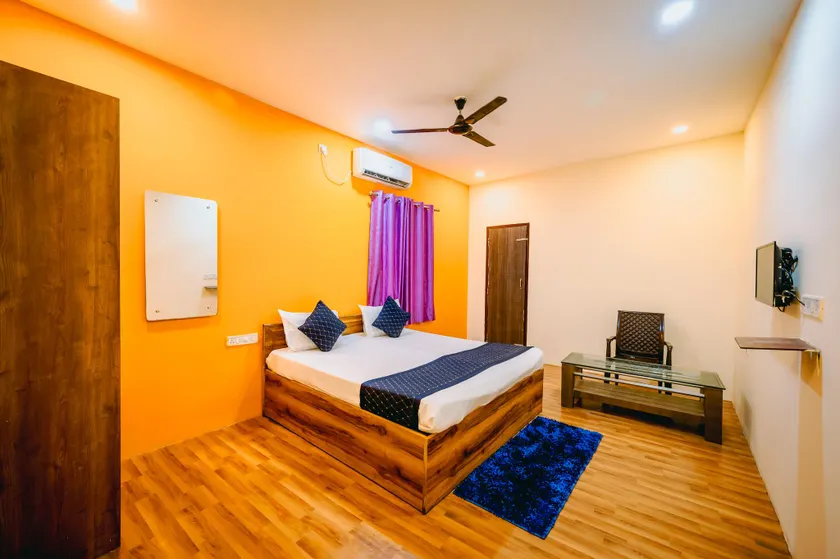Hotel Laughing Buddha - Image 1