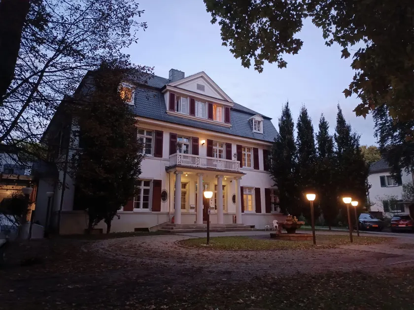 Die Villa Hotel - Image 1