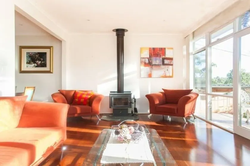 Eltham Retreat - Image 1