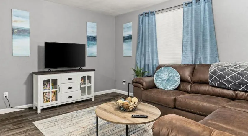 Peaceful 2BD 10 mins from DT Peoria - Image 1