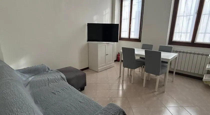 Modern three-room apartment with Wi-Fi, near MM2 Gorgonzola - Image 1