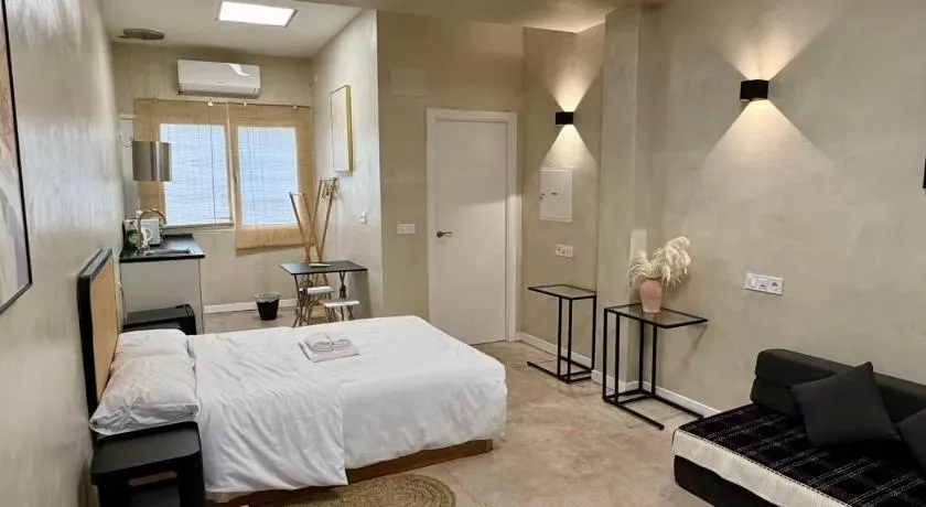 Suite N25 - Image 1