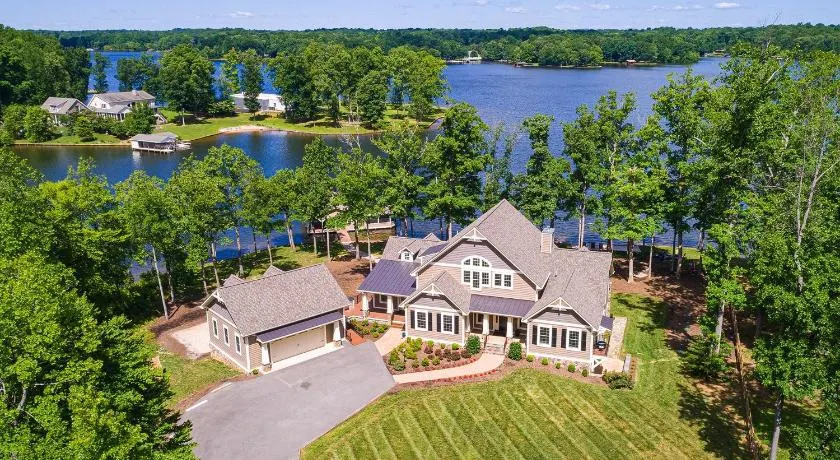 Sunset Shores at Lake Anna Luxury Vacation Rental by B Michaels Escapes - Image 1
