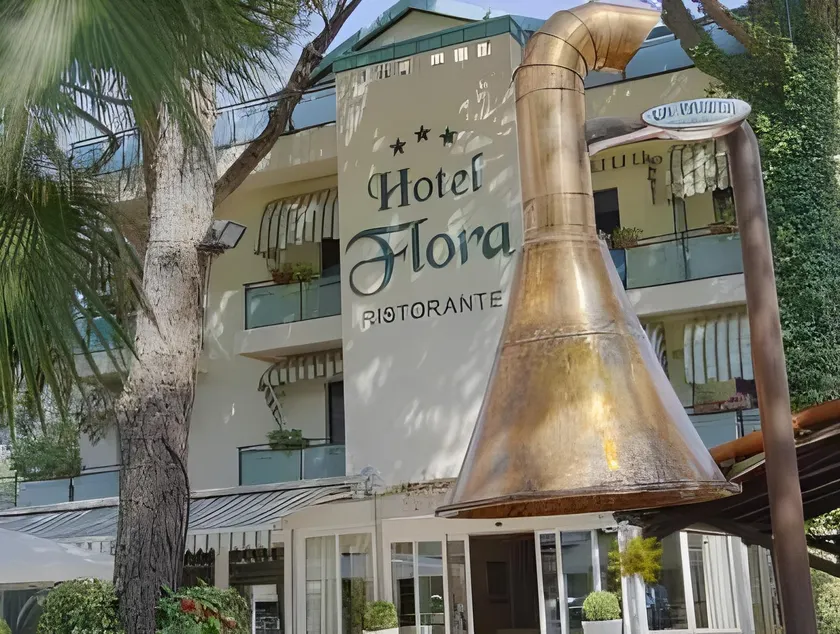 Hotel Flora - Image 1