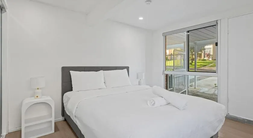 Private bed Suite Near Garden City with Kitchen - Image 1