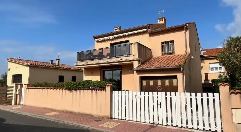Vue Mer Maison Individuelle 30 M De La Plage 4 Chambres 10 Couchages Jardin Parking Lxrm26 - Image 1