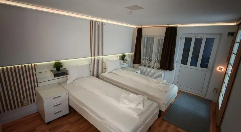 Sleep&Go Airport Transit Rooms Cluj-Napoca - Image 1