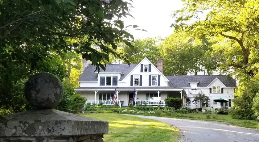 Timbercliffe Cottage Inn - Image 1