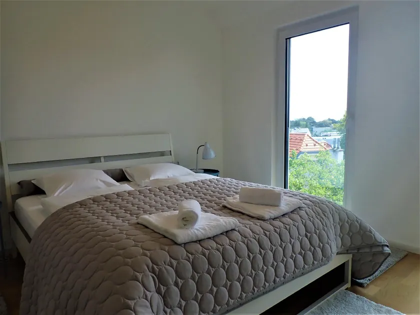 Modern Living with spacious balcony - Image 1