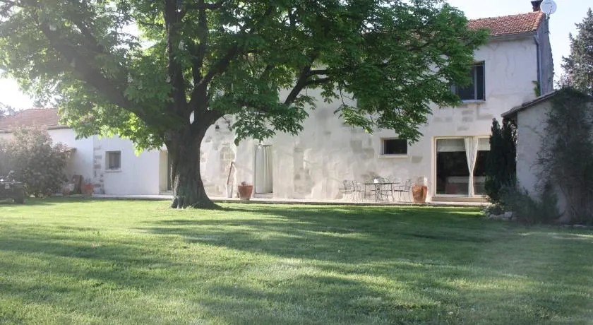 Le petit mas en provence avec piscine - Image 1
