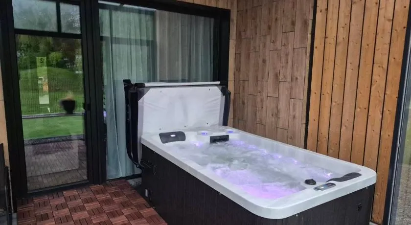 Marių Jacuzzi apartmentai - Image 1