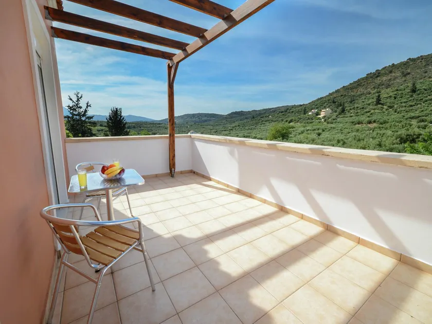 Villa in Kalamitsi near White Mountains - Image 1