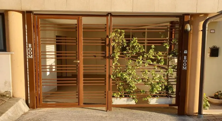 Rosa's Rooms - Image 1