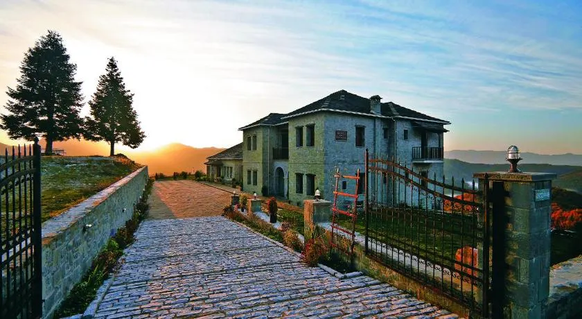 Papigiotis Hotel - Image 1