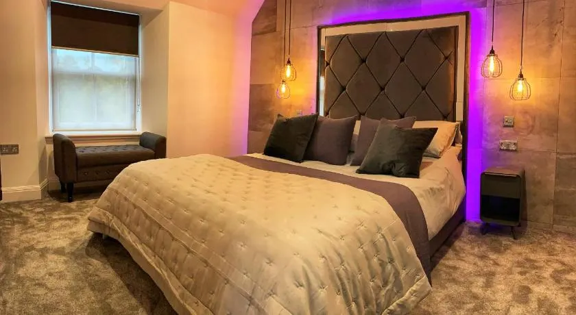 Laburnam Villa - Luxury 4 bedroom accommodation in the heart of Killin - Image 1
