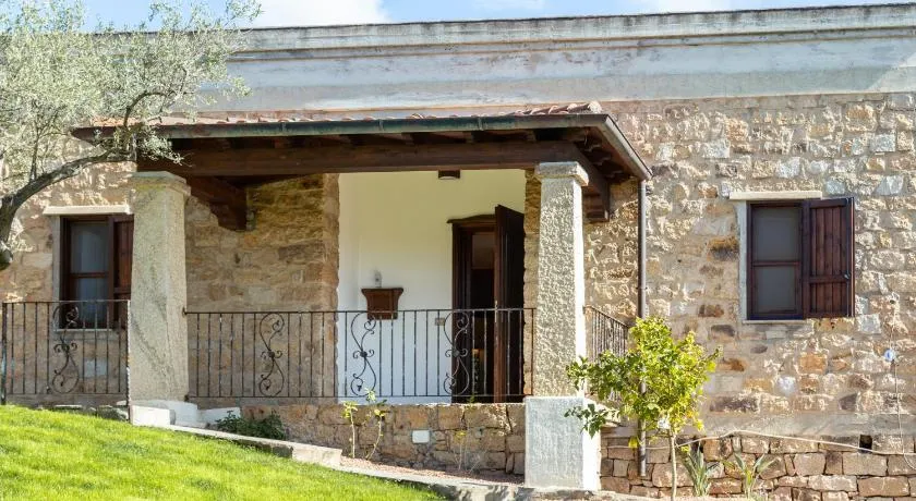 VILLA ISOLOTTO a 150 m dal mare - Image 1