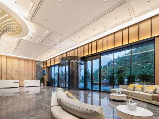 Hilton International Hotel - Image 1