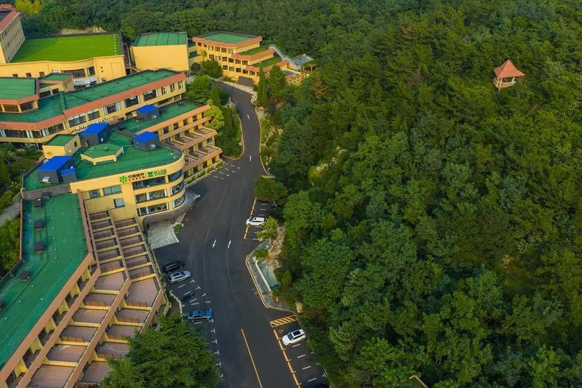 Chinese health care Zhongxia Garden Hotel（Dalian Fujiazhuang Beach Bathing Area） - Image 1