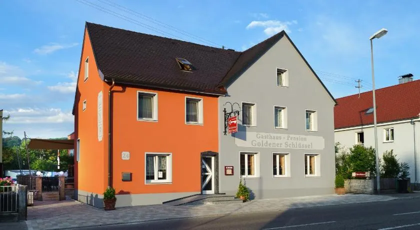 Goldener Schlüssel mit Gästehaus Sina - Image 1