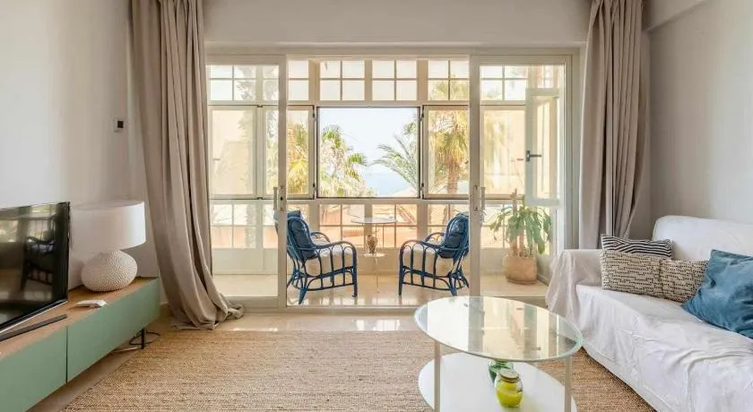 Espectacular apartamento en Marina de sotogrande - Image 1