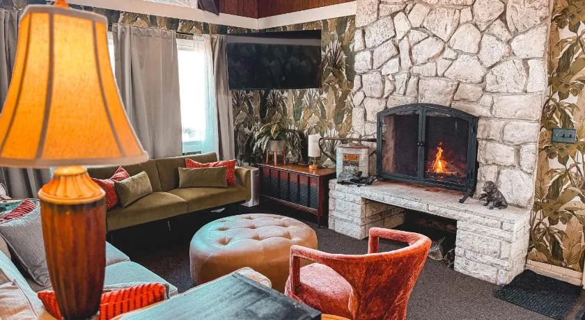 The Springs Motel - Image 1
