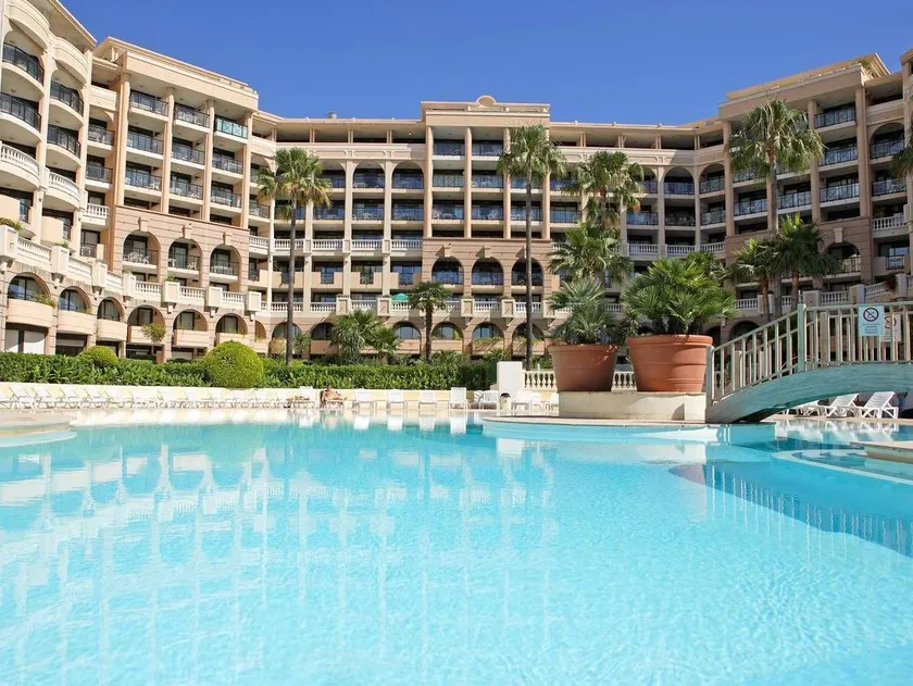 Cannes Front Beach Pools Apartment - Image 1