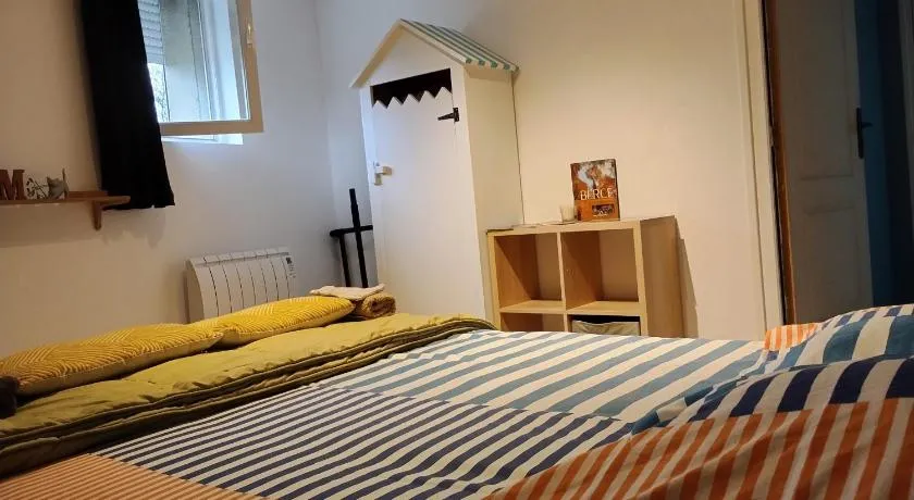 La belle étape, chambre chez l'habitant, près circuit Mans, relais motard, Nespresso à disposition dans chambre - Image 1