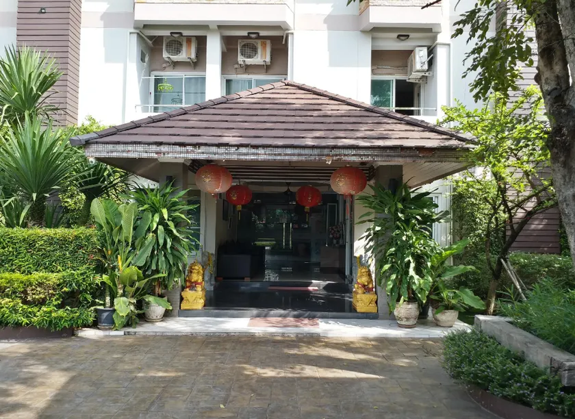 The Aree Grand Apartment - Image 1