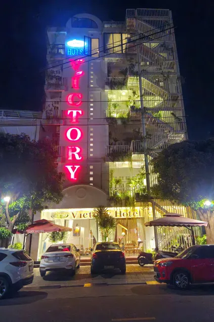 Victory Hotel - Image 1