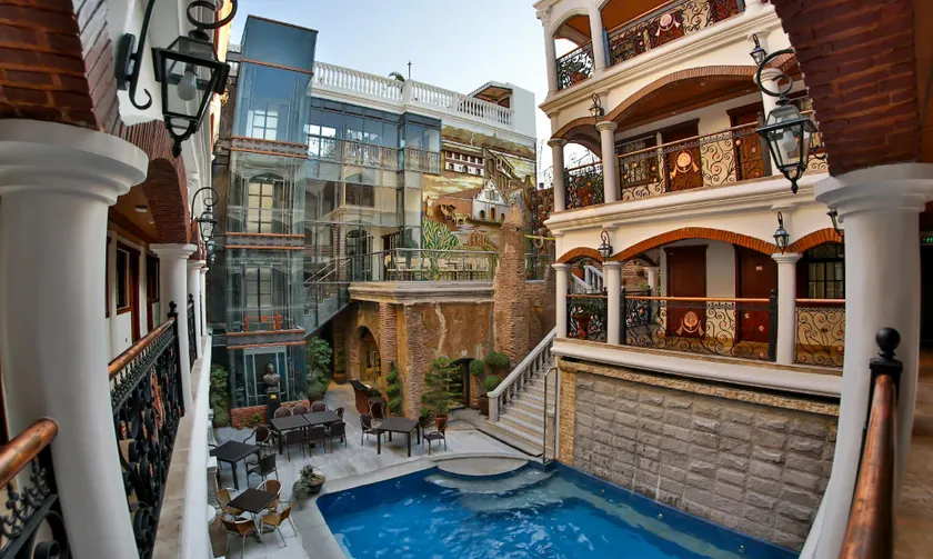 Hotel Luna - Image 1