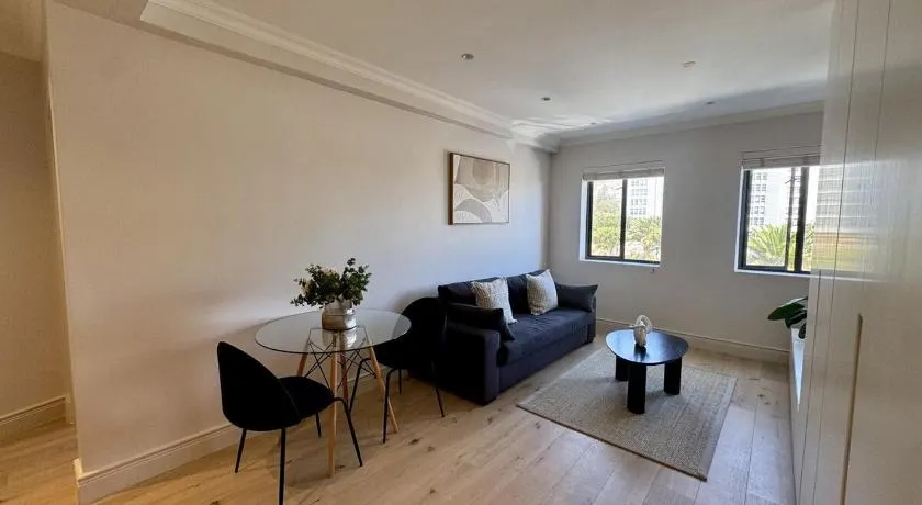 Kay's Ocean View, Sea Point - Image 1