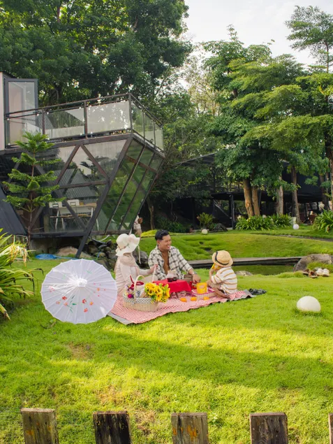 Krasan Riverside Resort - Image 1