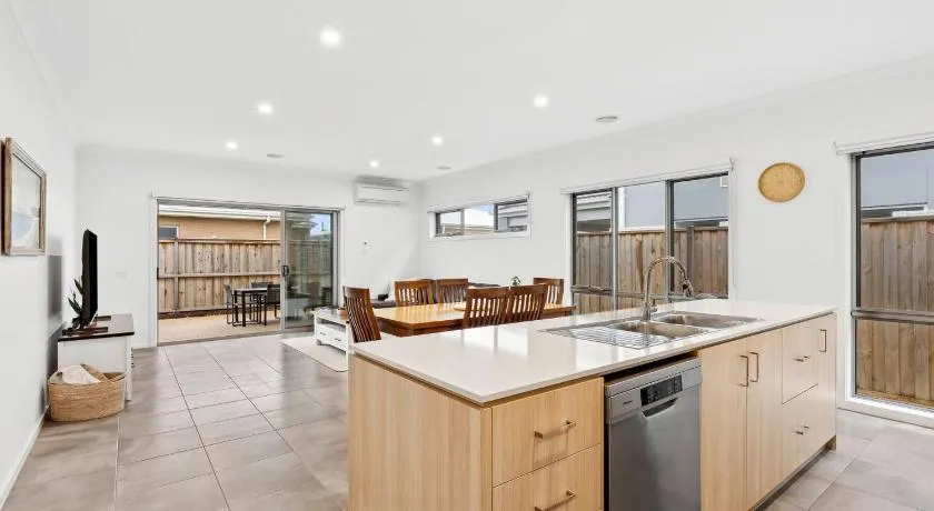 Point Retreat - Image 1
