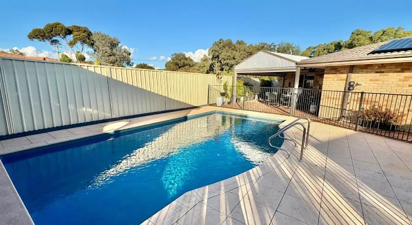 South Bunbury Retreat - Image 1