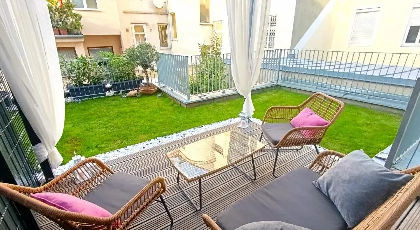 BOSSA CITY Design Apartments - Image 1