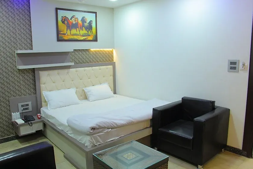 OYO Hotel Vaishnavi Heritage Inn - Image 1