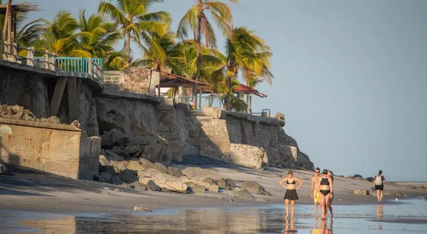 Panama Beach Lodge - Image 1