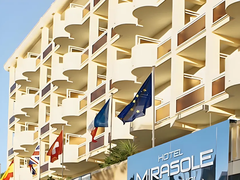 Hotel Mirasole International - Image 1