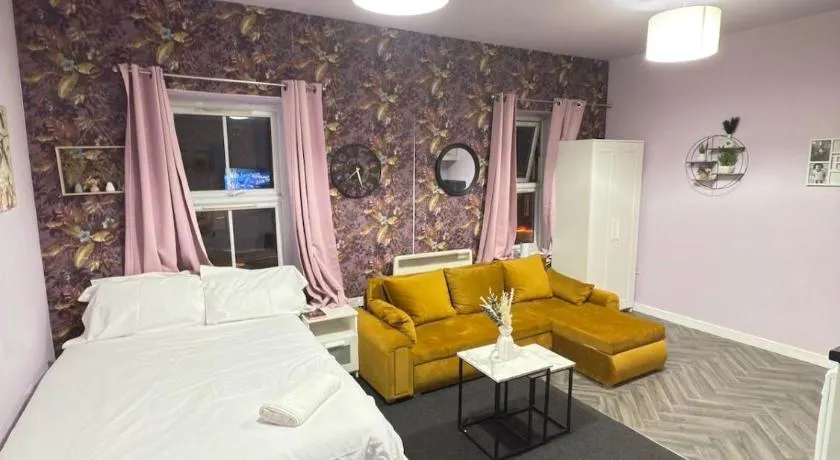 The Lavender Stay by Cambridge City Centre - Image 1