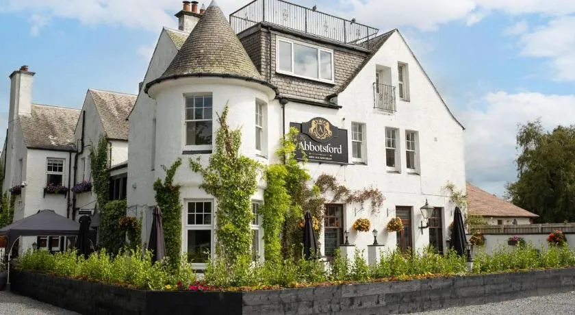 Abbotsford Hotel - Image 1