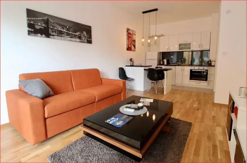 1bd Modern Tivat Apt 5 min Walk to the Center - Image 1