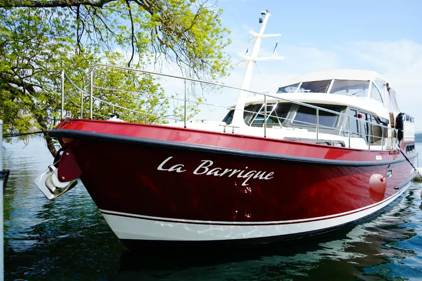3 Lacs Yacht - Image 1