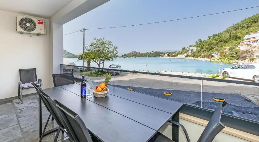 2 Bedroom Lovely Apartment In Blace - Image 1