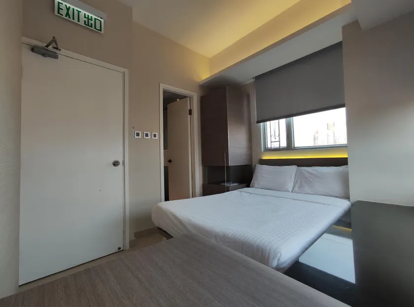 Three-bedroom suite - Image 1