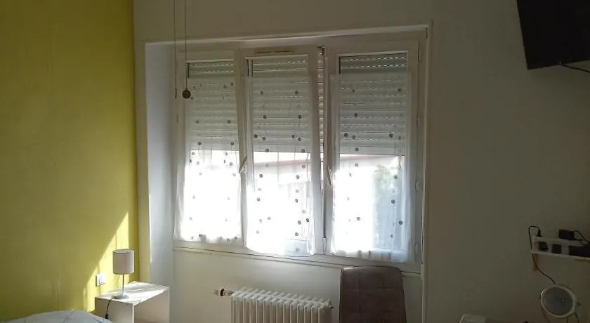 Petite chambre meublée au cœur de ville - chez l'habitant - Image 1